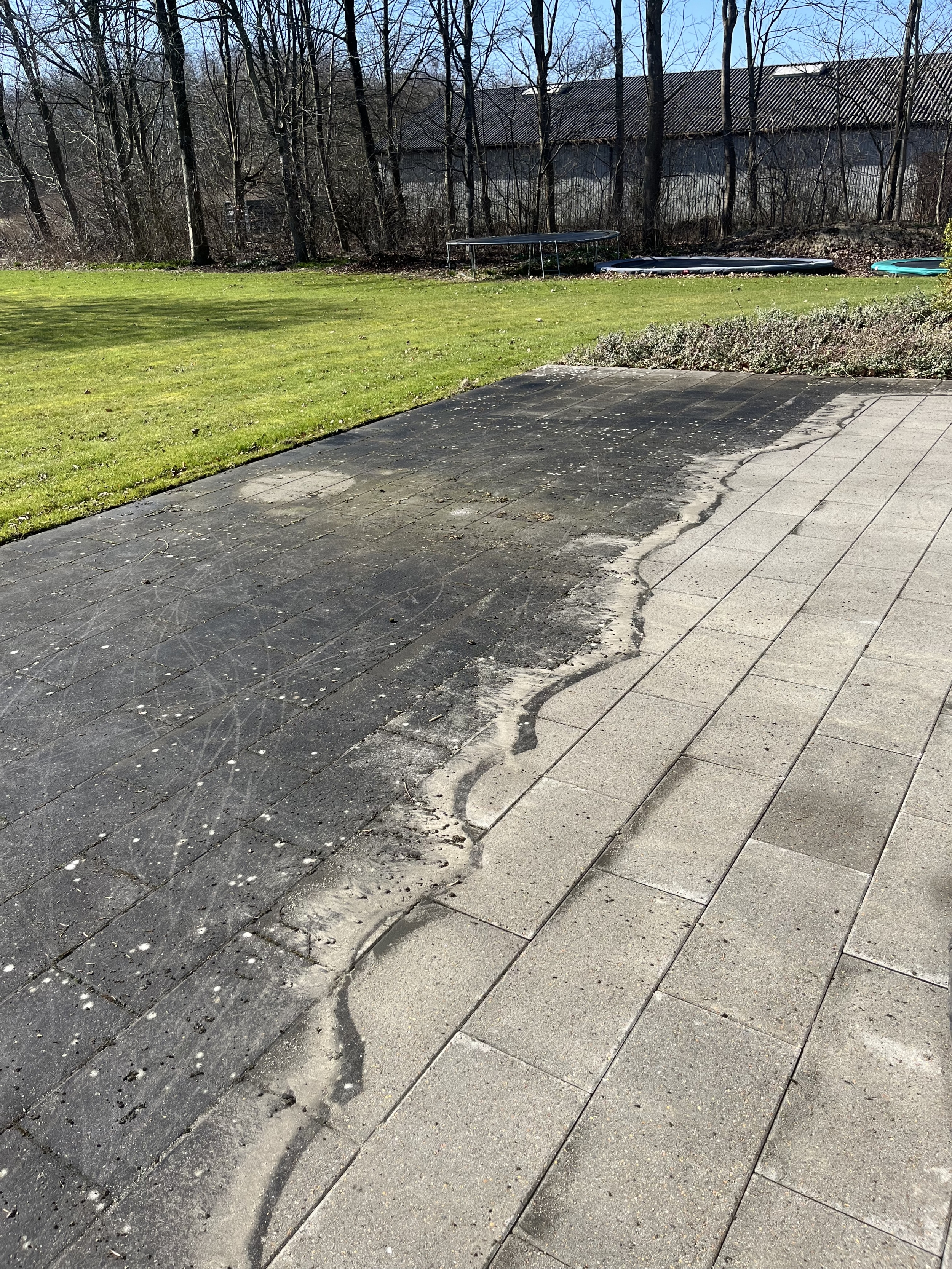 Resultat af rensning af terrasse 